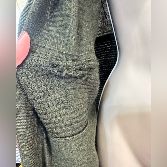 Lululemon Sit In Lotus Wrap II Heathered Dark Olive - Picture 13 of 15